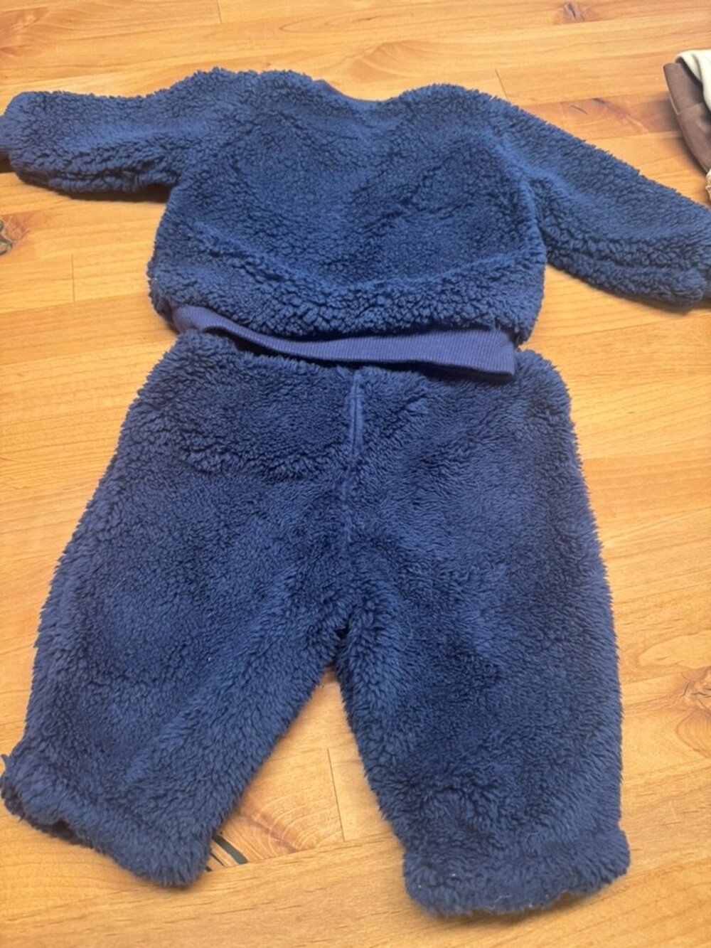 Boden Novelty Borg Sweatshirt Set Navy Penguin Never Worn 3-6 Months - Picture 7 of 7